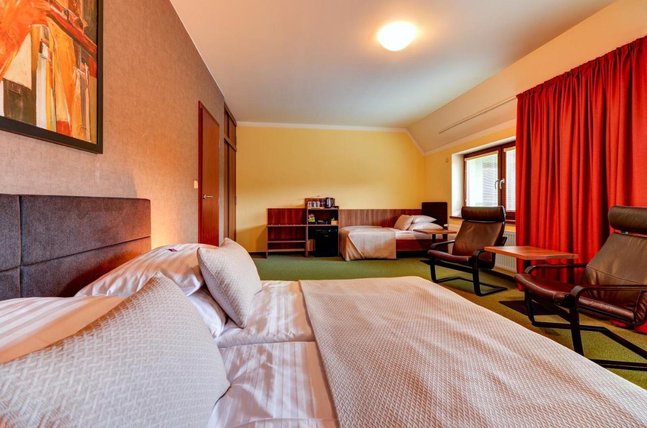 Hotel Hermes Karniów Zewnętrze zdjęcie
