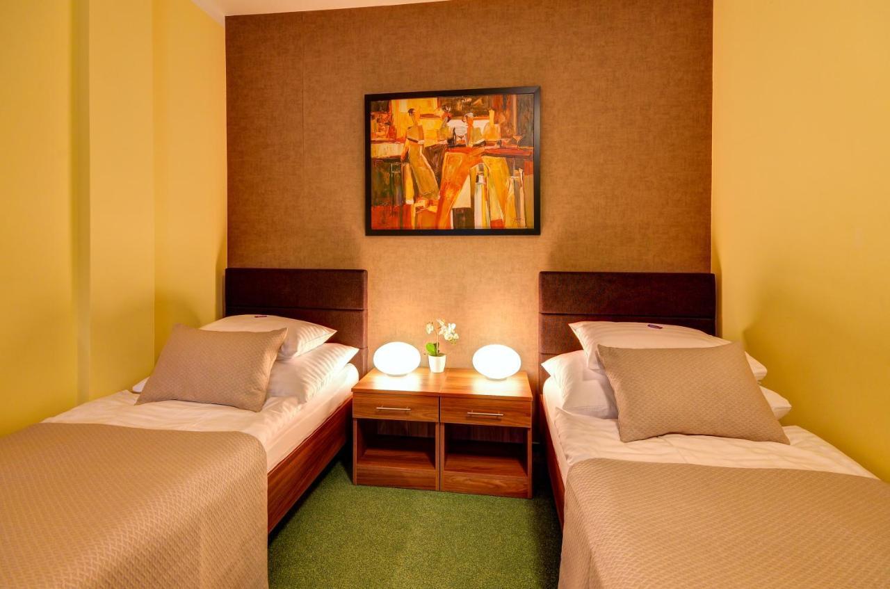 Hotel Hermes Karniów Zewnętrze zdjęcie