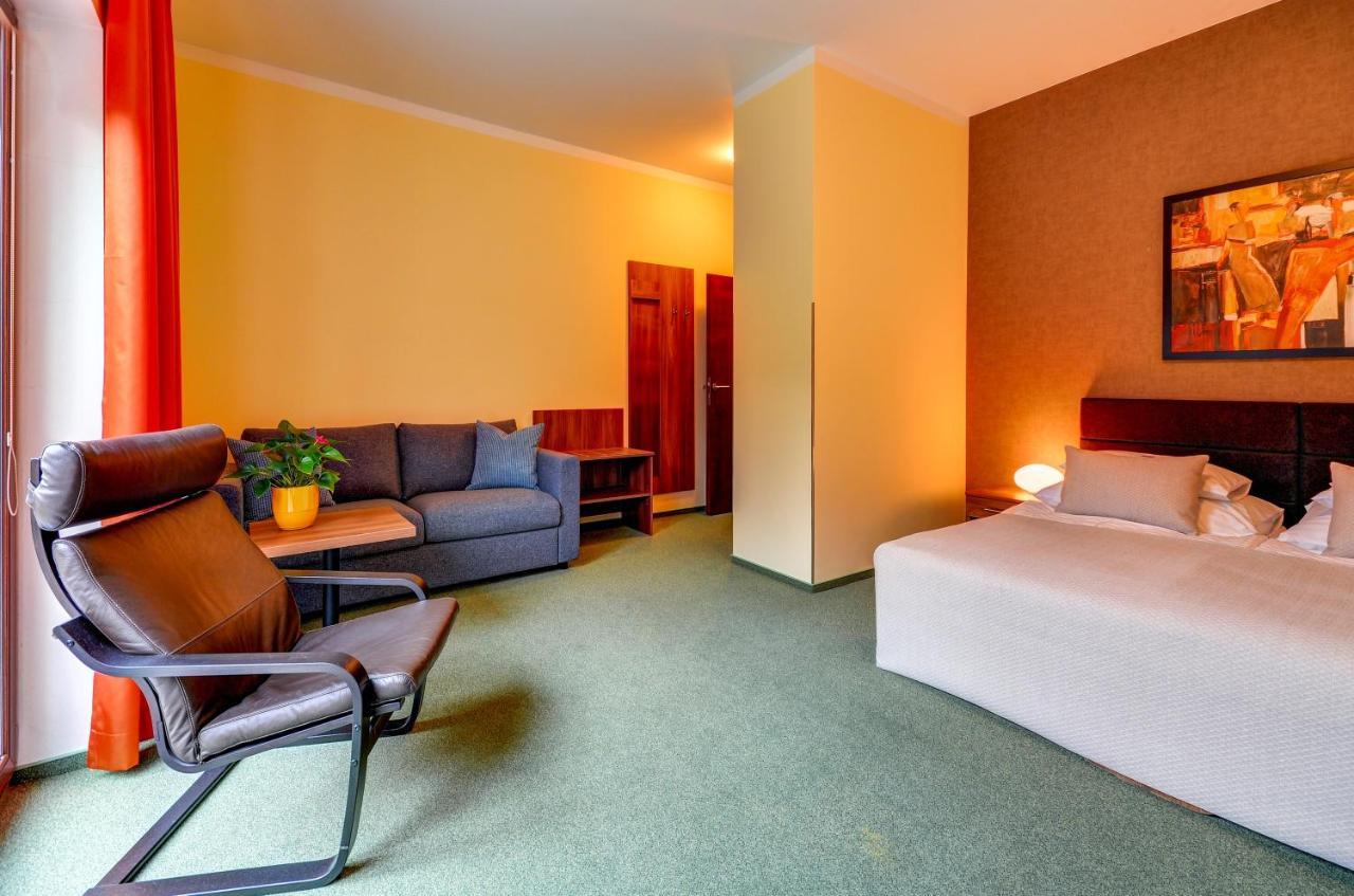 Hotel Hermes Karniów Zewnętrze zdjęcie