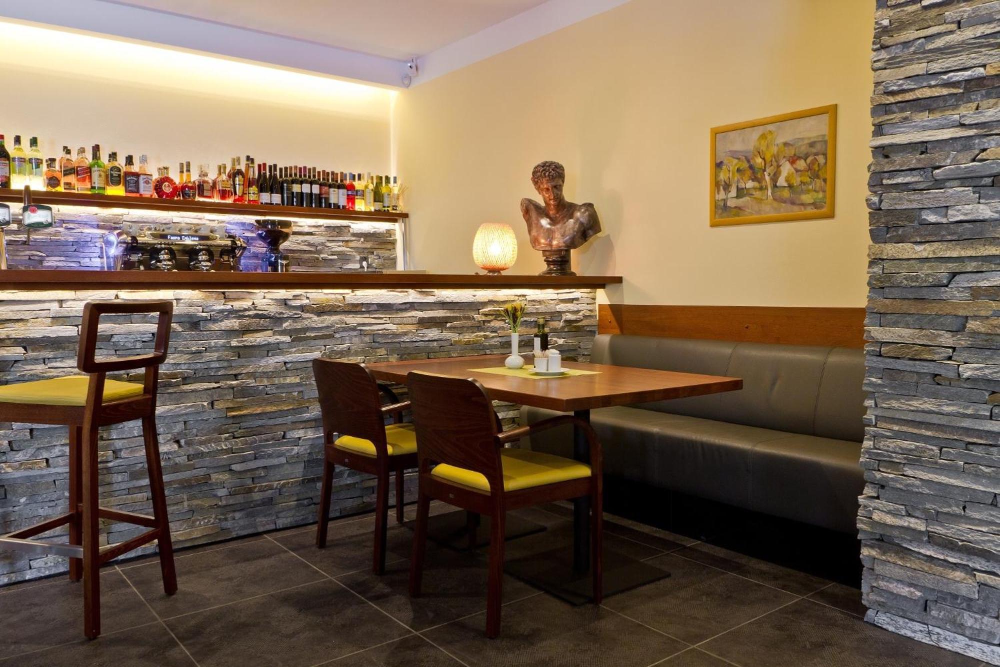 Hotel Hermes Karniów Zewnętrze zdjęcie
